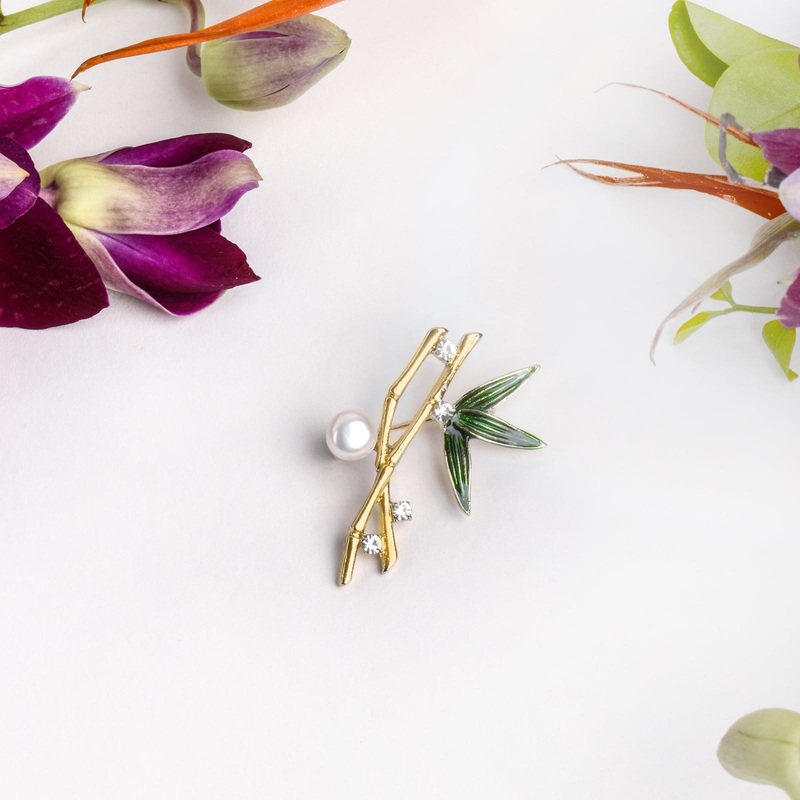 Privy Floral White And Gold Rhinestone Brooch