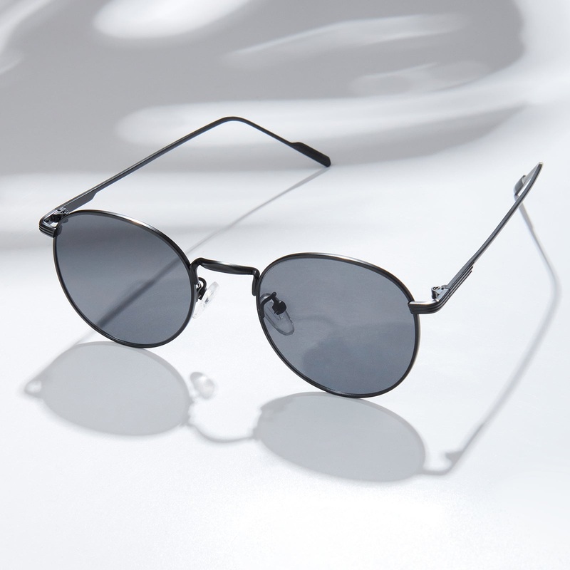 Gaze Round Black Sunglasses