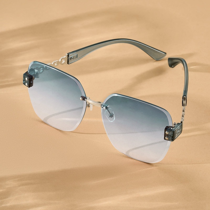Viva Square Oversized Sunglasses featuring Purple Ombre Lenses and Chain-Accented Temples