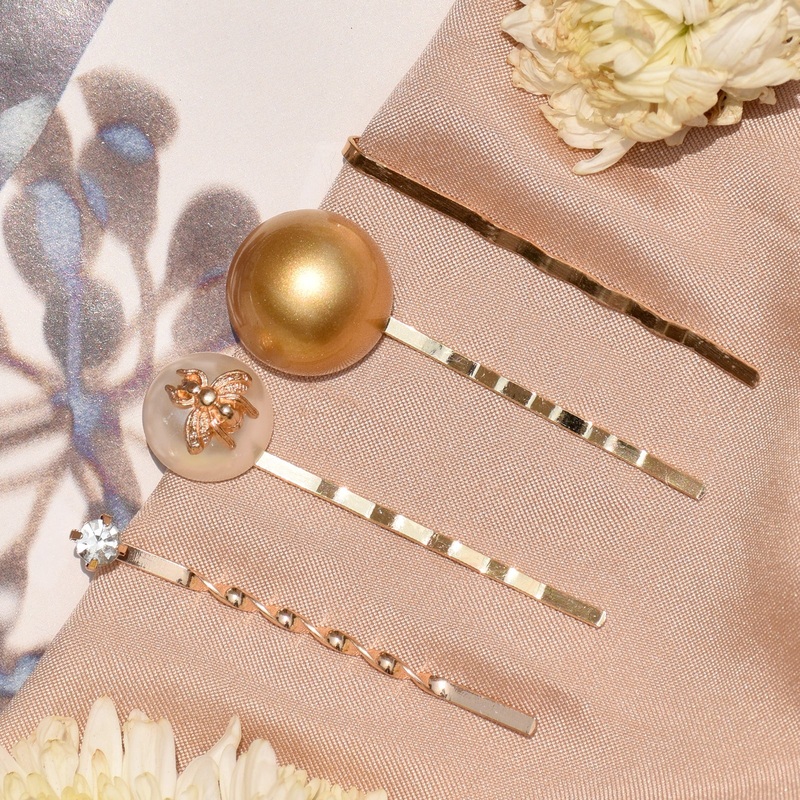 Pearly Set of 4 Gold Hair Pins