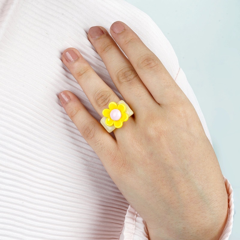 Bewitched Rhoda Yellow Floral Signet Ring