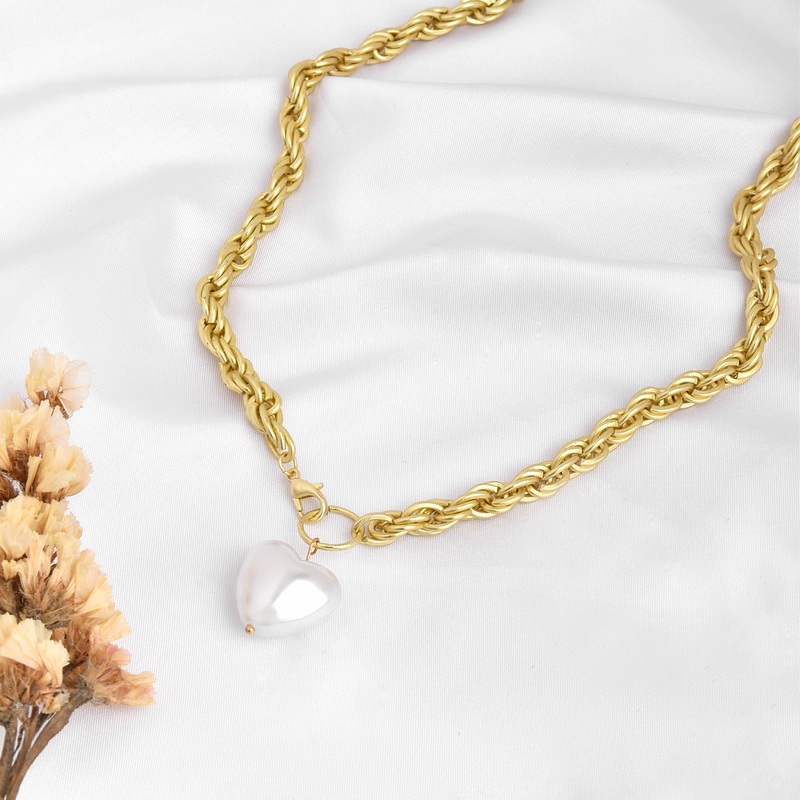Dainty Heart Charm Necklace