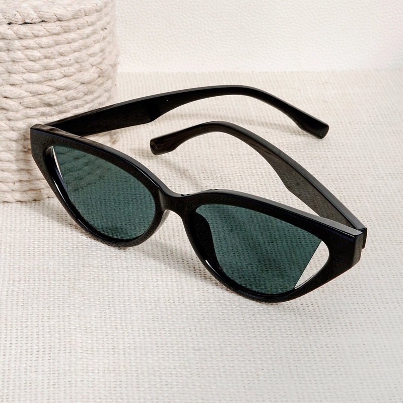 Italiaa Black Cat Eye Sunglasses