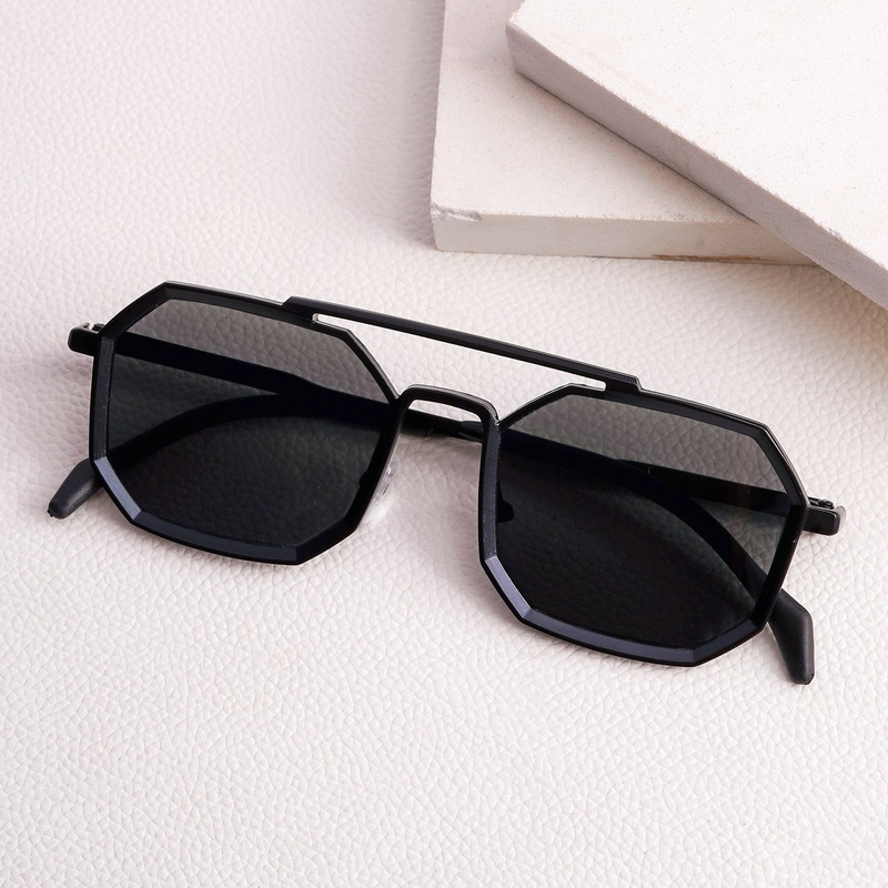 Urbano Black Rectangular Aviators