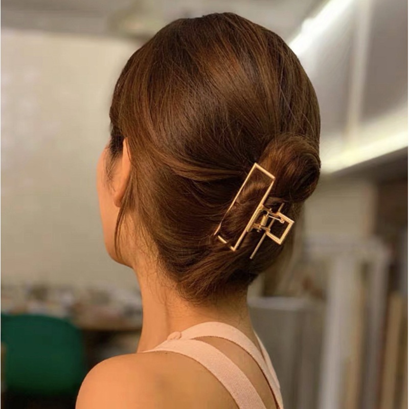 Blanca Metallic Claw Hair Clip