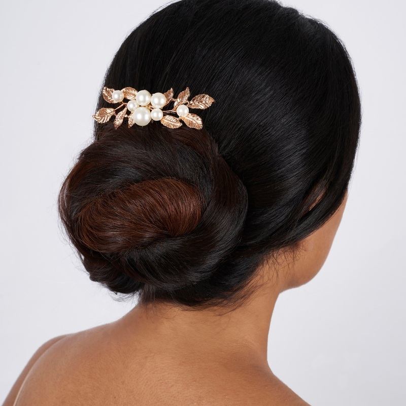 Chryseis pearl hairpin