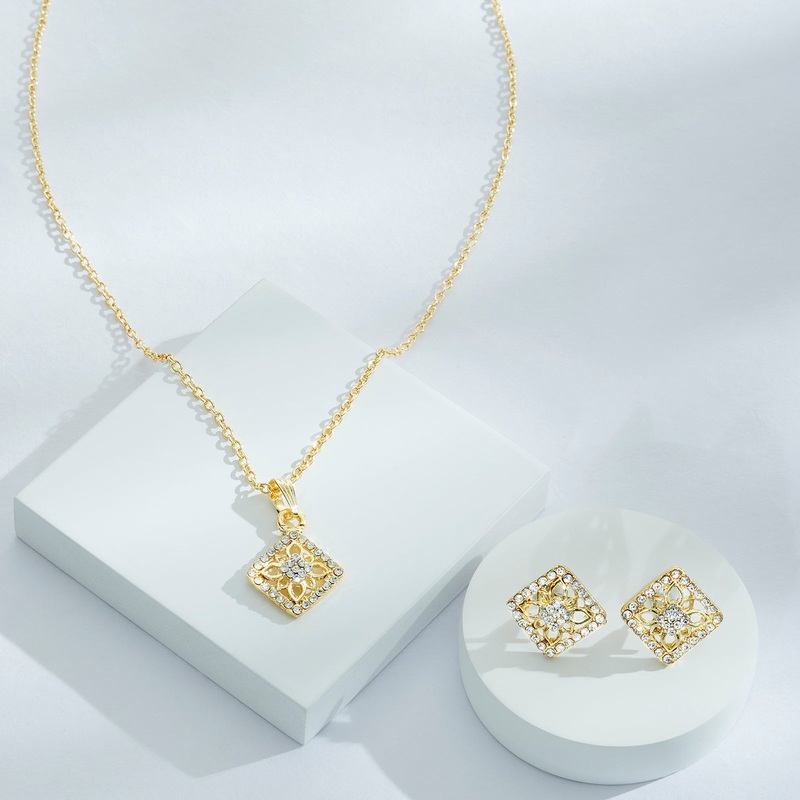 Yuki White Gold Necklace Set