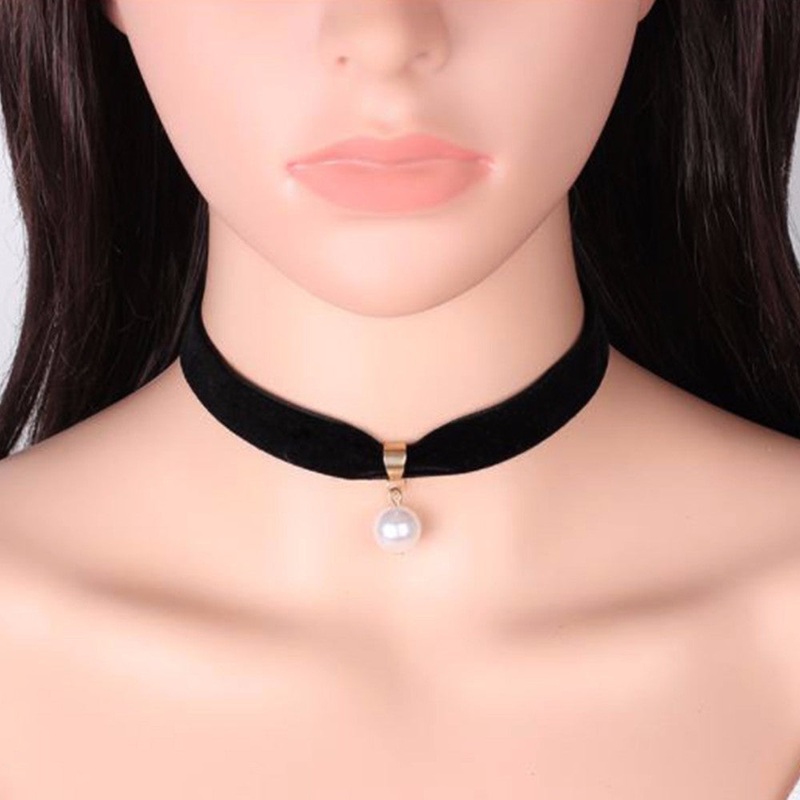 Single Pearl Black Choker